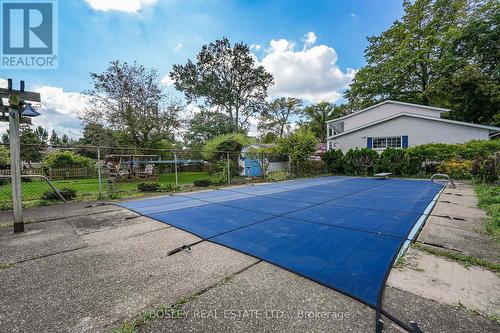 25 Lawrence Drive, Thorold (Confederation Heights), ON - Outdoor