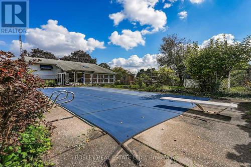 25 Lawrence Drive, Thorold (Confederation Heights), ON - Outdoor