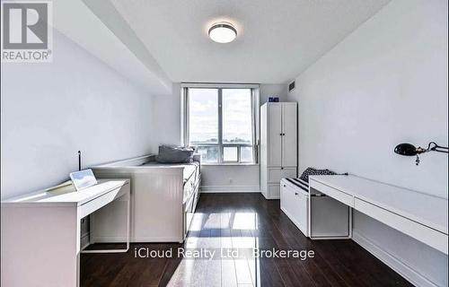 718 - 80 Harrison Garden Boulevard, Toronto, ON - Indoor Photo Showing Laundry Room