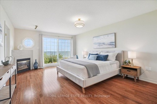 55 Edgewater Drive, Hamilton, ON - Indoor Photo Showing Bedroom