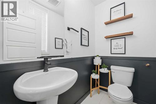 93 Walgrove Common Se, Calgary, AB - Indoor Photo Showing Bathroom