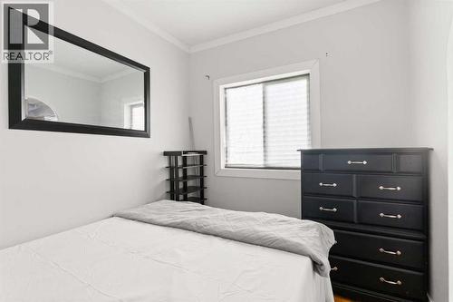 1255 Yuill Street Se, Medicine Hat, AB - Indoor Photo Showing Bedroom