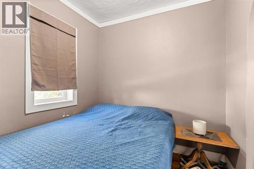 1255 Yuill Street Se, Medicine Hat, AB - Indoor Photo Showing Bedroom