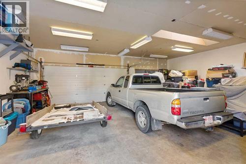 1255 Yuill Street Se, Medicine Hat, AB - Indoor Photo Showing Garage