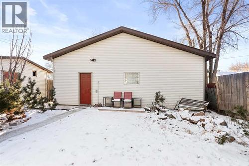 1255 Yuill Street Se, Medicine Hat, AB - Outdoor With Exterior