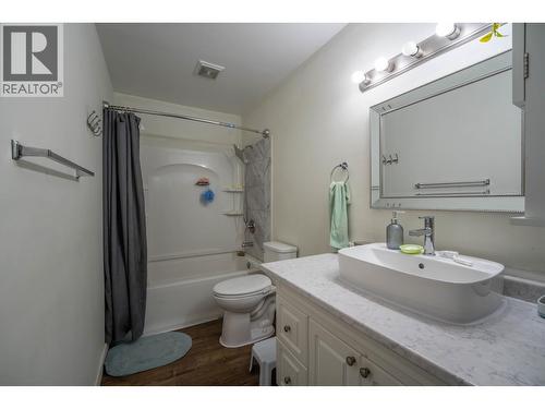 517 Beech Crescent, Prince George, BC - Indoor Photo Showing Bathroom