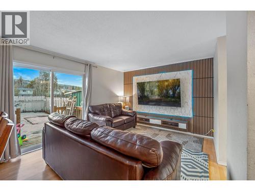 517 Beech Crescent, Prince George, BC - Indoor Photo Showing Living Room