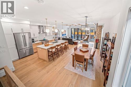 4, 810 3Rd Street, Canmore, AB - Indoor Photo Showing Kitchen