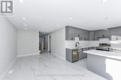 17 Trammell Lane, Brampton, ON - Indoor Photo Showing Kitchen With Upgraded Kitchen