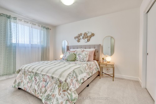 27-20 Anna Capri Drive, Hamilton, ON - Indoor Photo Showing Bedroom