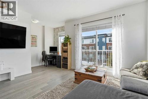 Living roon - 70, 111 Rainbow Falls Gate, Chestermere, AB - Indoor Photo Showing Living Room