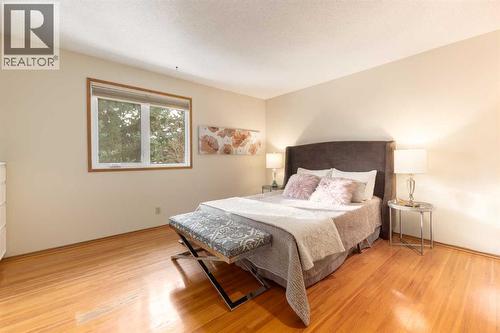 6701 Laird Court Sw, Calgary, AB - Indoor Photo Showing Bedroom