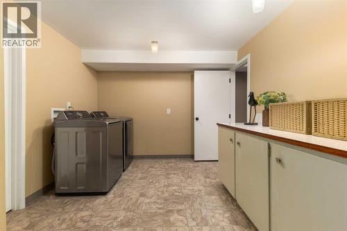 6701 Laird Court Sw, Calgary, AB - Indoor