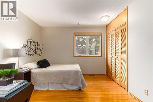 6701 Laird Court Sw, Calgary, AB - Indoor Photo Showing Bedroom
