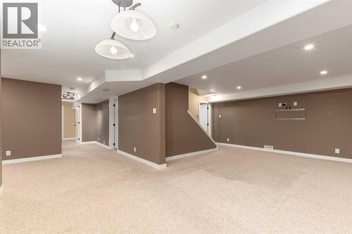 6701 Laird Court Sw, Calgary, AB - Indoor Photo Showing Other Room