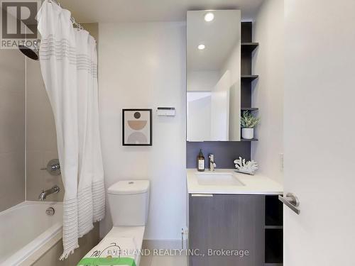2108 - 55 Regent Park Boulevard, Toronto, ON - Indoor Photo Showing Bathroom