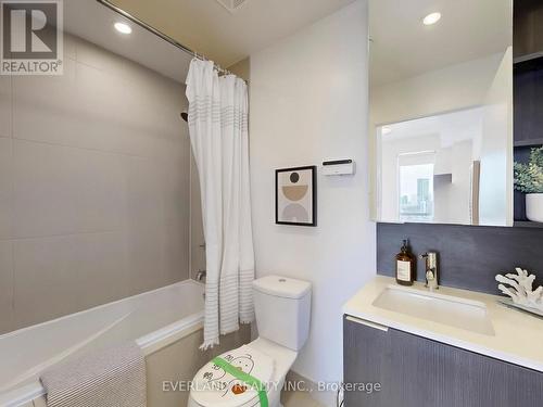 2108 - 55 Regent Park Boulevard, Toronto, ON - Indoor Photo Showing Bathroom