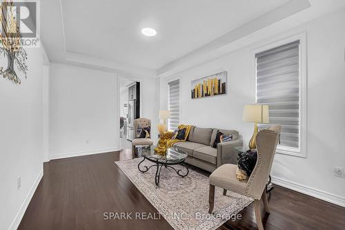 5 Boathouse Road, Brampton, ON - Indoor Photo Showing Living Room