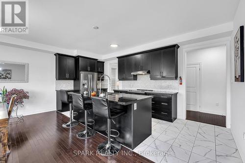 5 Boathouse Road, Brampton, ON - Indoor Photo Showing Kitchen With Upgraded Kitchen