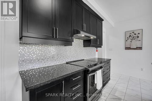 5 Boathouse Road, Brampton, ON - Indoor Photo Showing Kitchen