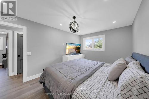2515 Hensall Street, Mississauga, ON - Indoor Photo Showing Bedroom