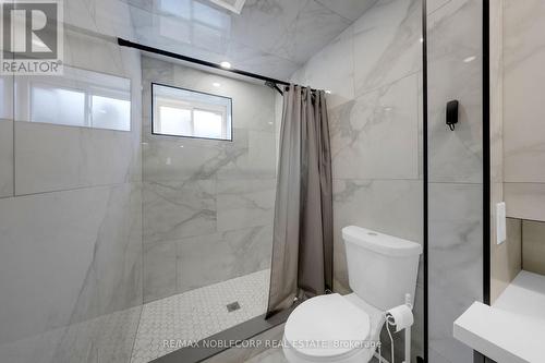 2515 Hensall Street, Mississauga, ON - Indoor Photo Showing Bathroom