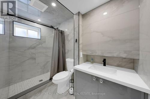 2515 Hensall Street, Mississauga, ON - Indoor Photo Showing Bathroom