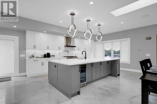 2515 Hensall Street, Mississauga, ON - Indoor Photo Showing Kitchen With Upgraded Kitchen