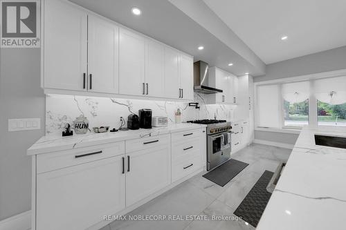 2515 Hensall Street, Mississauga, ON - Indoor Photo Showing Kitchen