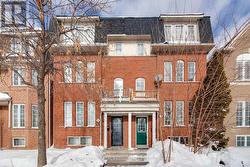 2162 ST CLAIR AVENUE W Toronto, ON M6N 5C1