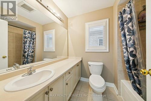 9 Beachville Circle, Brampton, ON - Indoor Photo Showing Bathroom