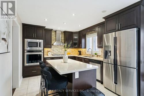 9 Beachville Circle, Brampton, ON - Indoor Photo Showing Kitchen With Upgraded Kitchen