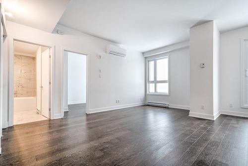 Salon - 602-1700 Rue Viola-Desmond, Montréal (Lasalle), QC - Indoor Photo Showing Other Room