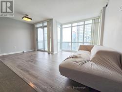 3906 - 15 FORT YORK BOULEVARD  Toronto, ON M5V 3Y4