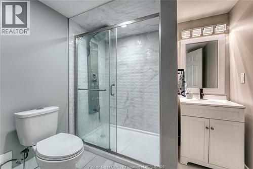 2901 Robillard Cresent, Windsor, ON - Indoor Photo Showing Bathroom