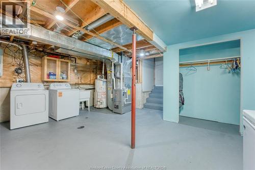 2901 Robillard Cresent, Windsor, ON - Indoor Photo Showing Laundry Room