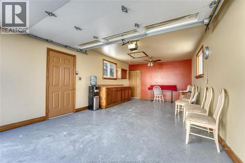 2901 Robillard Cresent, Windsor, ON - Indoor Photo Showing Garage