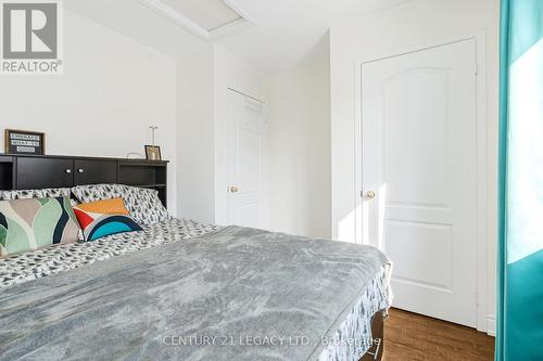 129 Sugarhill Drive, Brampton, ON - Indoor Photo Showing Bedroom