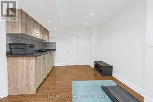 129 Sugarhill Drive, Brampton, ON - Indoor Photo Showing Kitchen