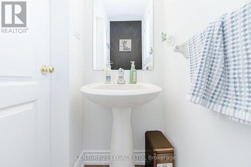 129 Sugarhill Drive, Brampton, ON - Indoor Photo Showing Bathroom