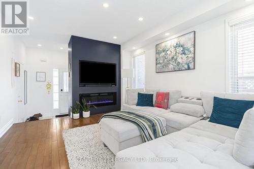 129 Sugarhill Drive, Brampton, ON - Indoor Photo Showing Living Room