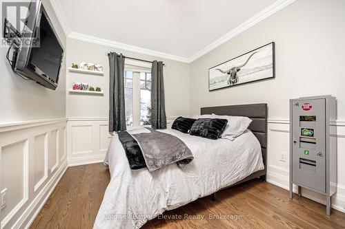 43 Newman Place, Halton Hills, ON - Indoor Photo Showing Bedroom