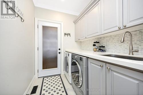 43 Newman Place, Halton Hills, ON - Indoor Photo Showing Laundry Room