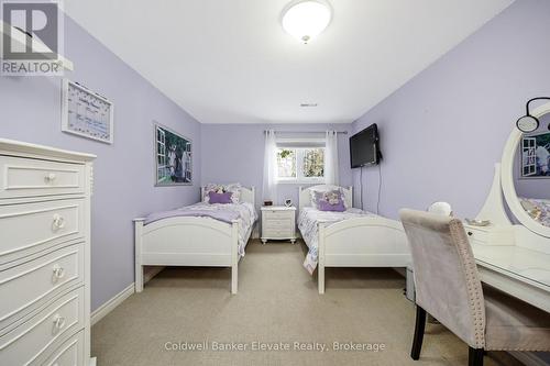 43 Newman Place, Halton Hills, ON - Indoor Photo Showing Bedroom