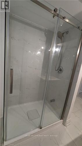 525 Britannia Avenue, Hamilton, ON - Indoor