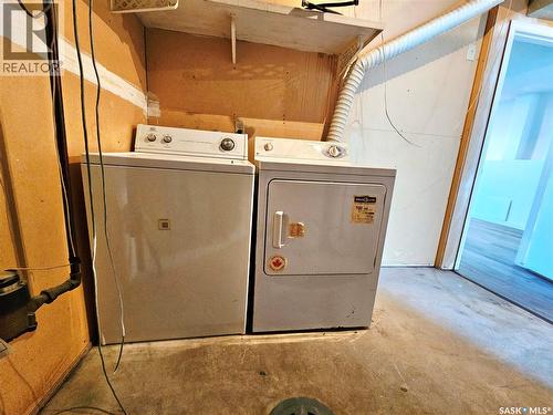 242 - 244 Wakabayashi Way, Saskatoon, SK - Indoor Photo Showing Laundry Room