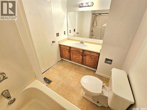 242 - 244 Wakabayashi Way, Saskatoon, SK - Indoor Photo Showing Bathroom