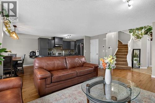 115 Covemeadow Court Ne, Calgary, AB - Indoor Photo Showing Living Room