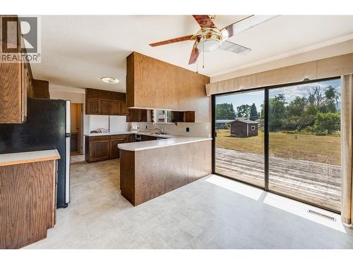 412 104Th Street, Castlegar, BC - Indoor Photo Showing Kitchen
