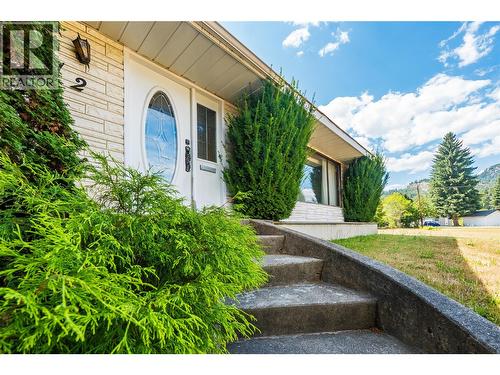 412 104Th Street, Castlegar, BC - Outdoor
